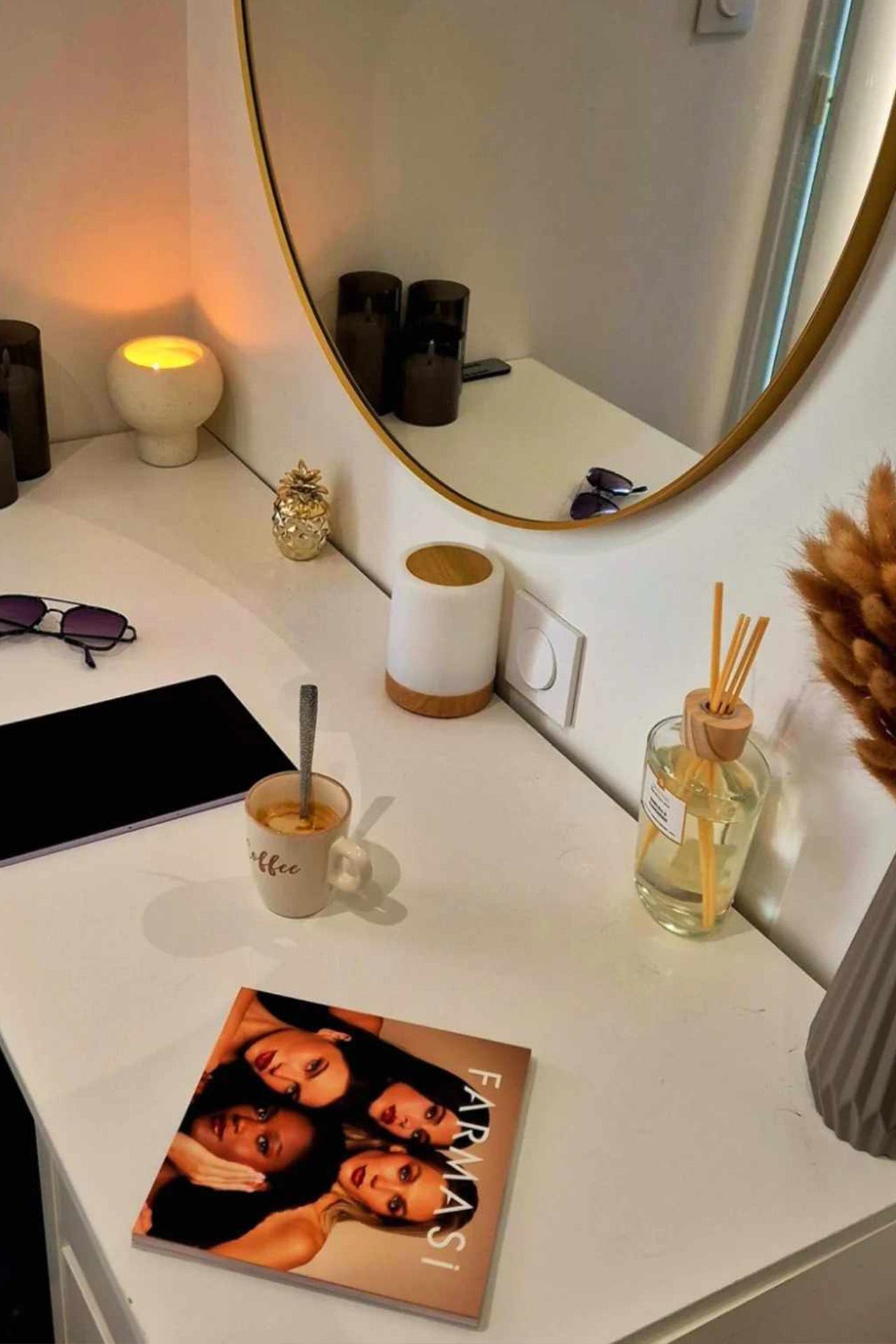 Comfortable pedicure station